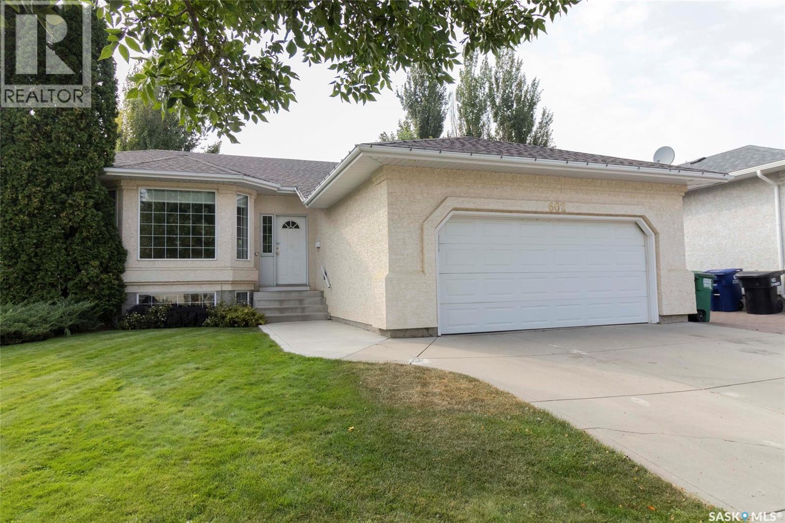 Photo 1 of 602 Sumner Lane, Saskatoon SK