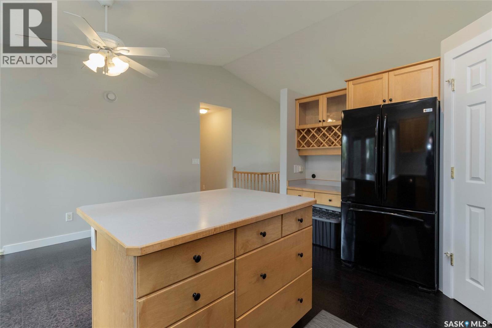Photo 10 of 602 Sumner Lane, Saskatoon SK