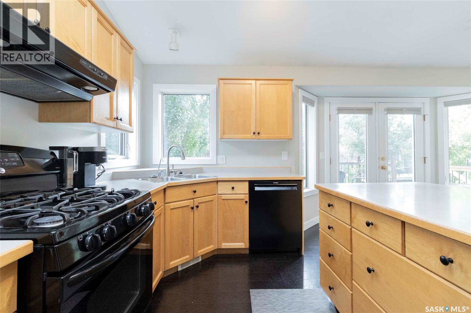 Photo 11 of 602 Sumner Lane, Saskatoon SK