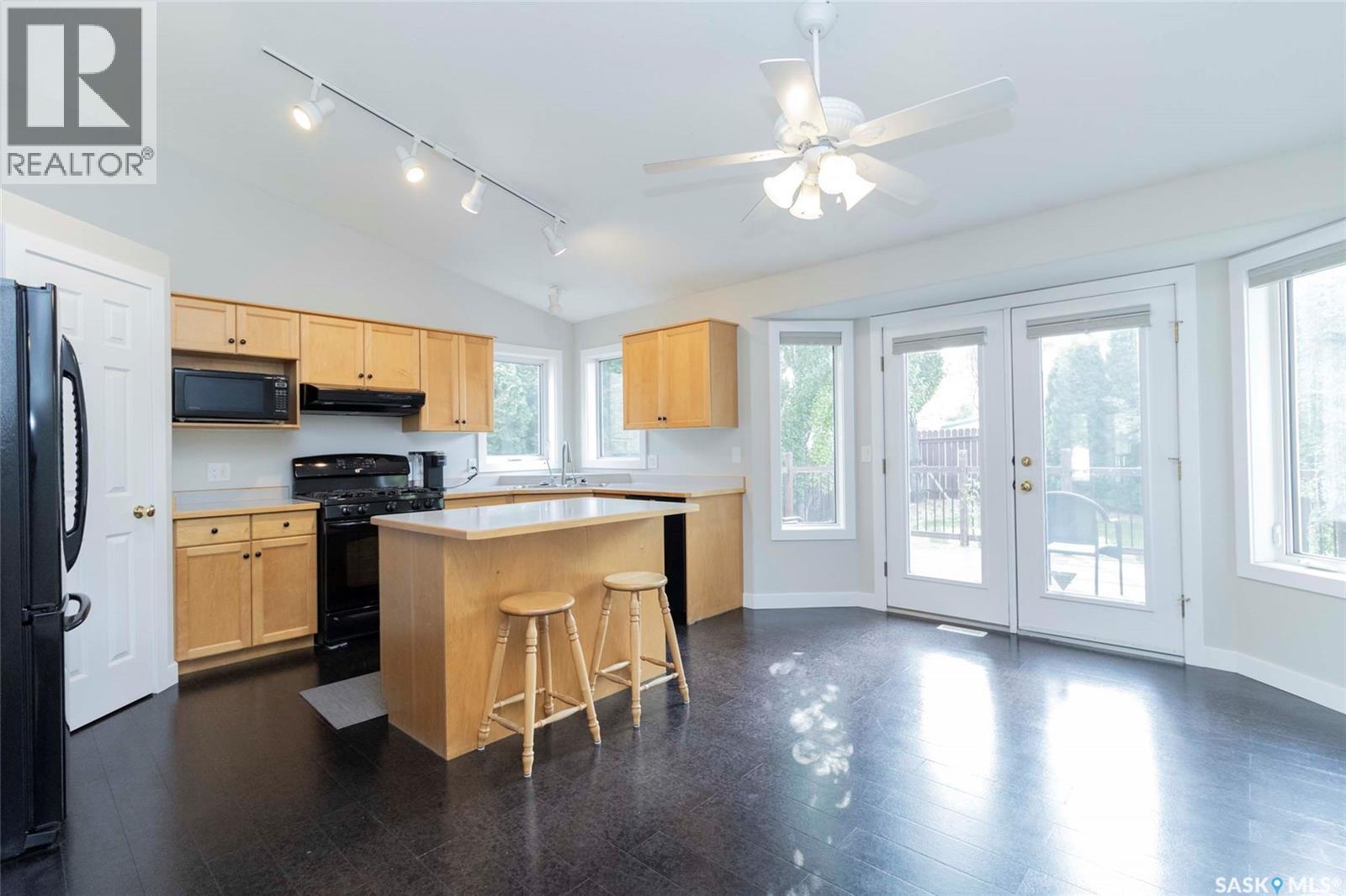 Photo 12 of 602 Sumner Lane, Saskatoon SK