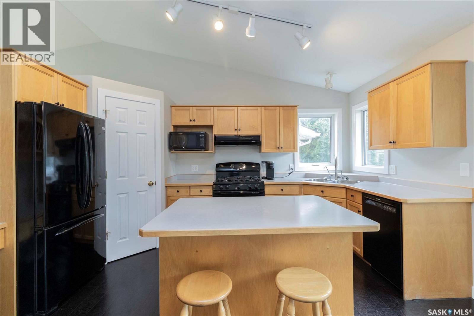 Photo 14 of 602 Sumner Lane, Saskatoon SK