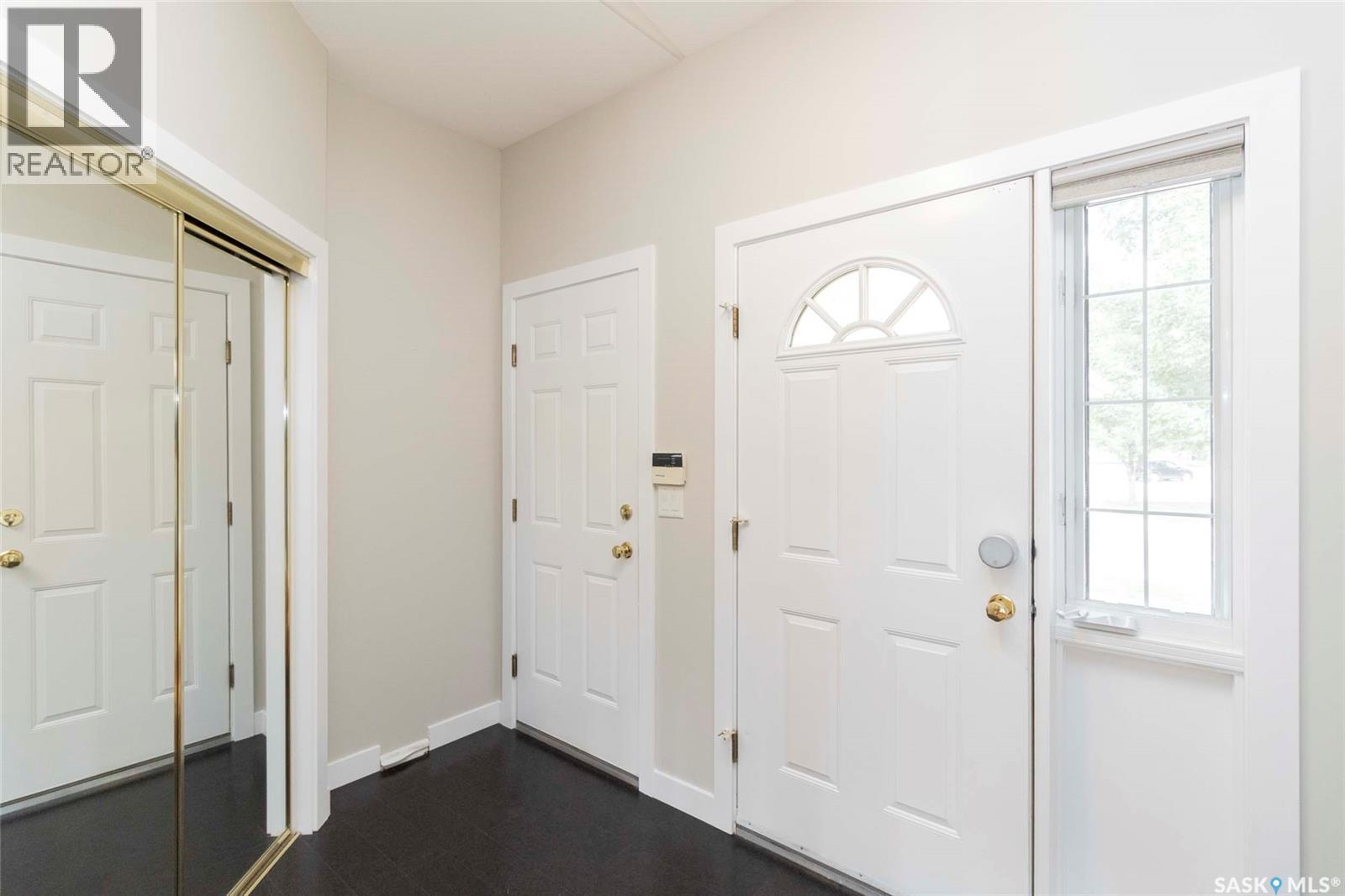 Photo 3 of 602 Sumner Lane, Saskatoon SK