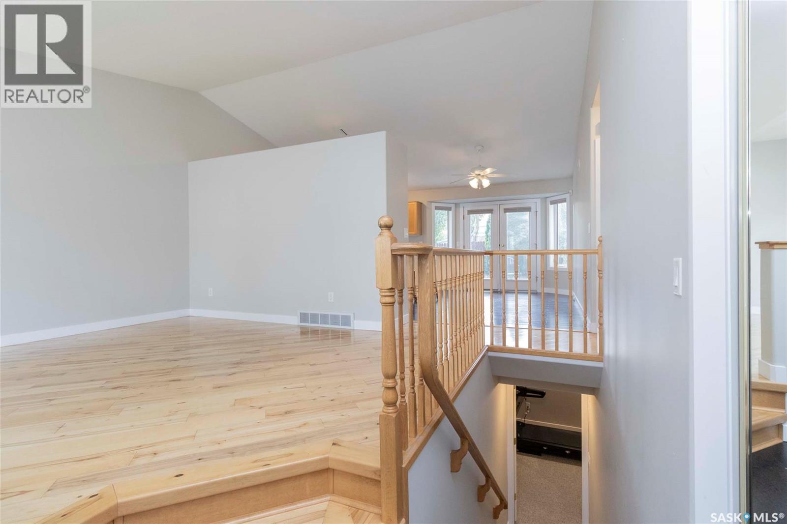 Photo 4 of 602 Sumner Lane, Saskatoon SK