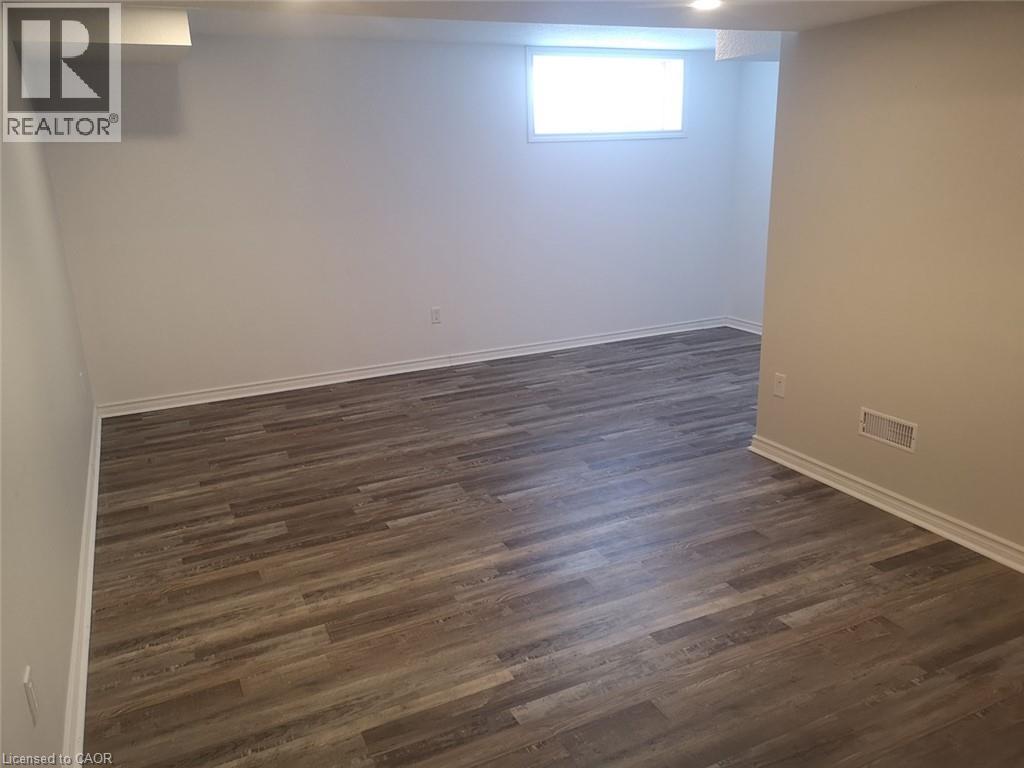 Photo 12 of 559 Wood Nettle Way, Waterloo ON