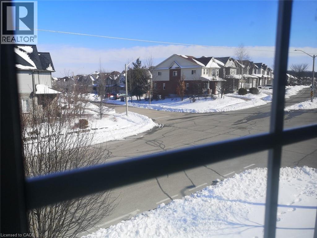 Photo 16 of 559 Wood Nettle Way, Waterloo ON
