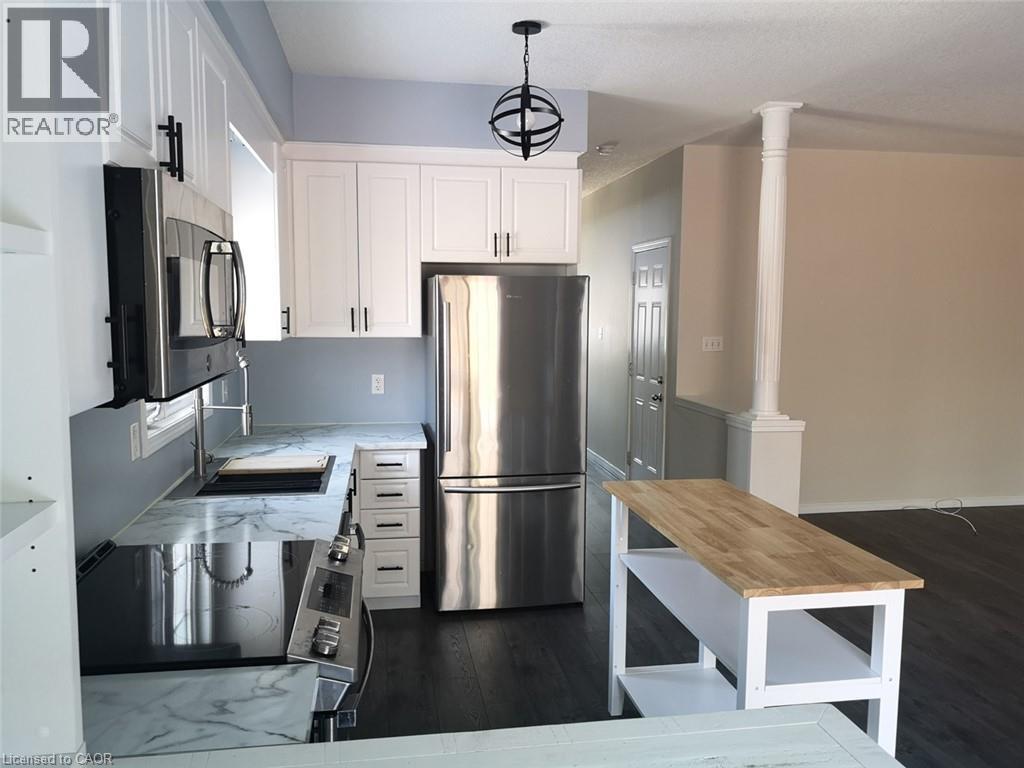 Photo 4 of 559 Wood Nettle Way, Waterloo ON