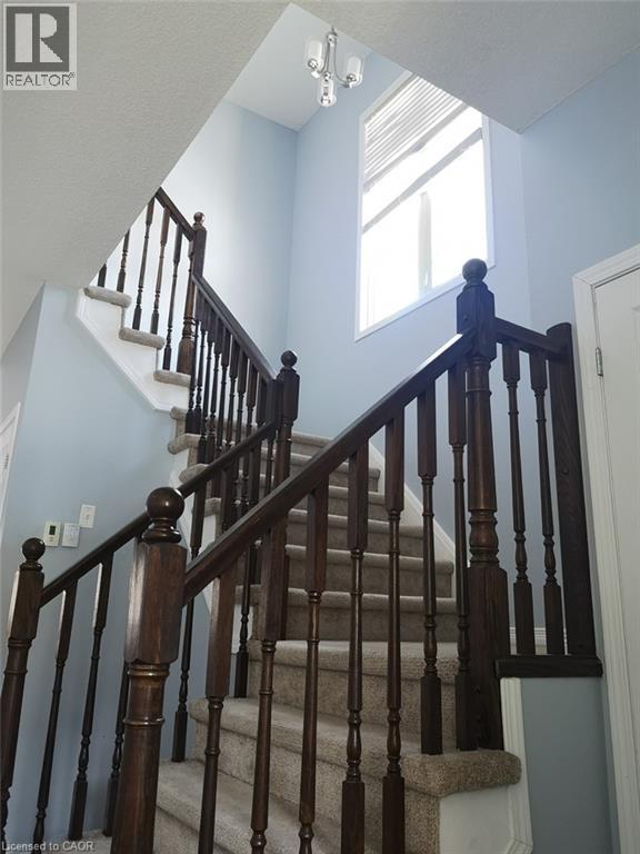Photo 6 of 559 Wood Nettle Way, Waterloo ON