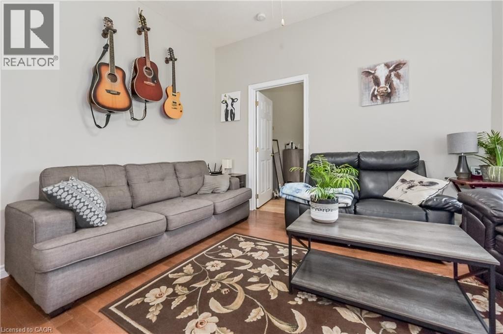 Photo 15 of 213 Main Street E, Palmerston ON
