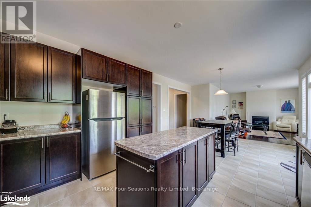 Photo 12 of 45 Mclean Avenue, Collingwood ON