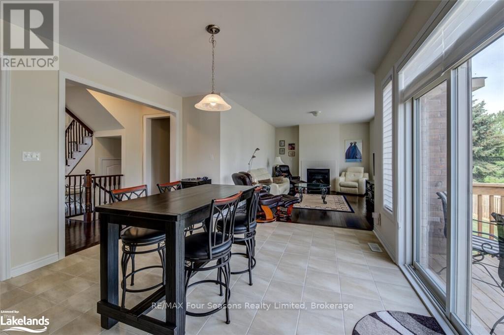 Photo 13 of 45 Mclean Avenue, Collingwood ON