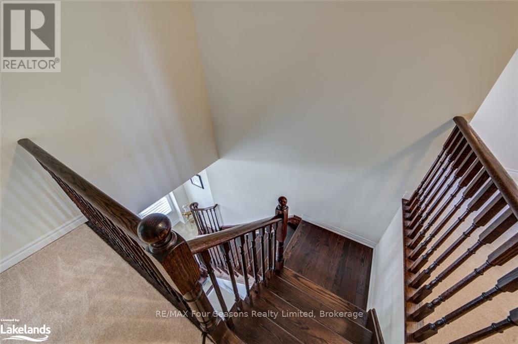 Photo 20 of 45 Mclean Avenue, Collingwood ON
