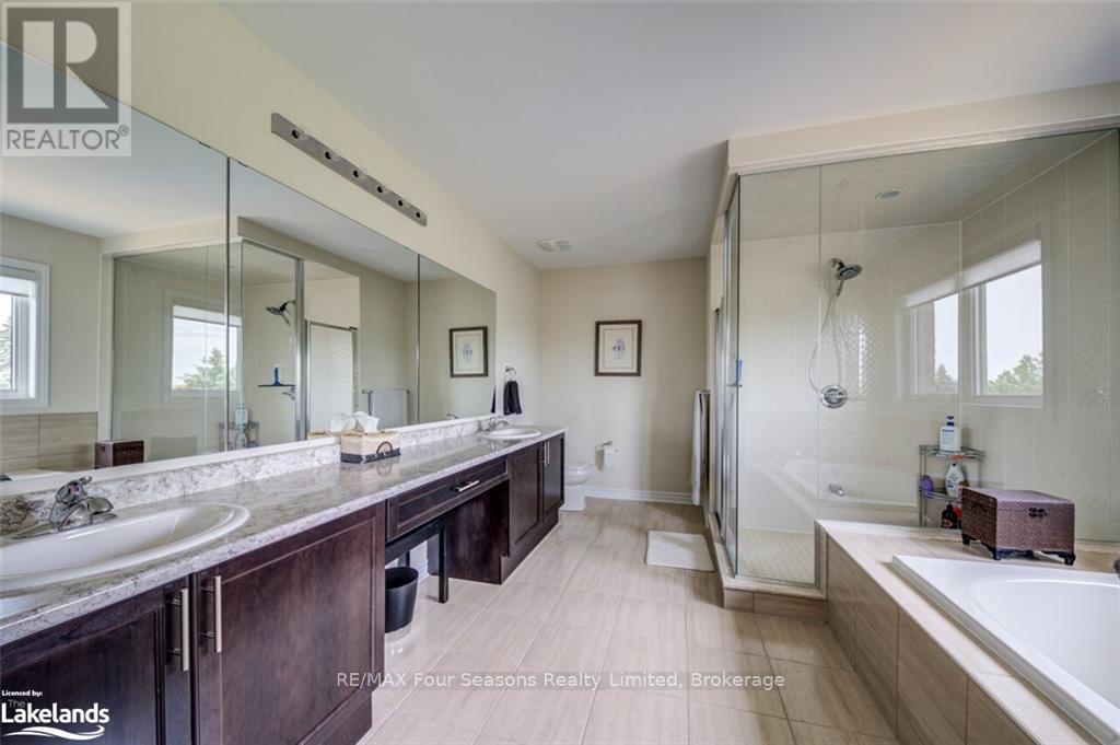 Photo 23 of 45 Mclean Avenue, Collingwood ON