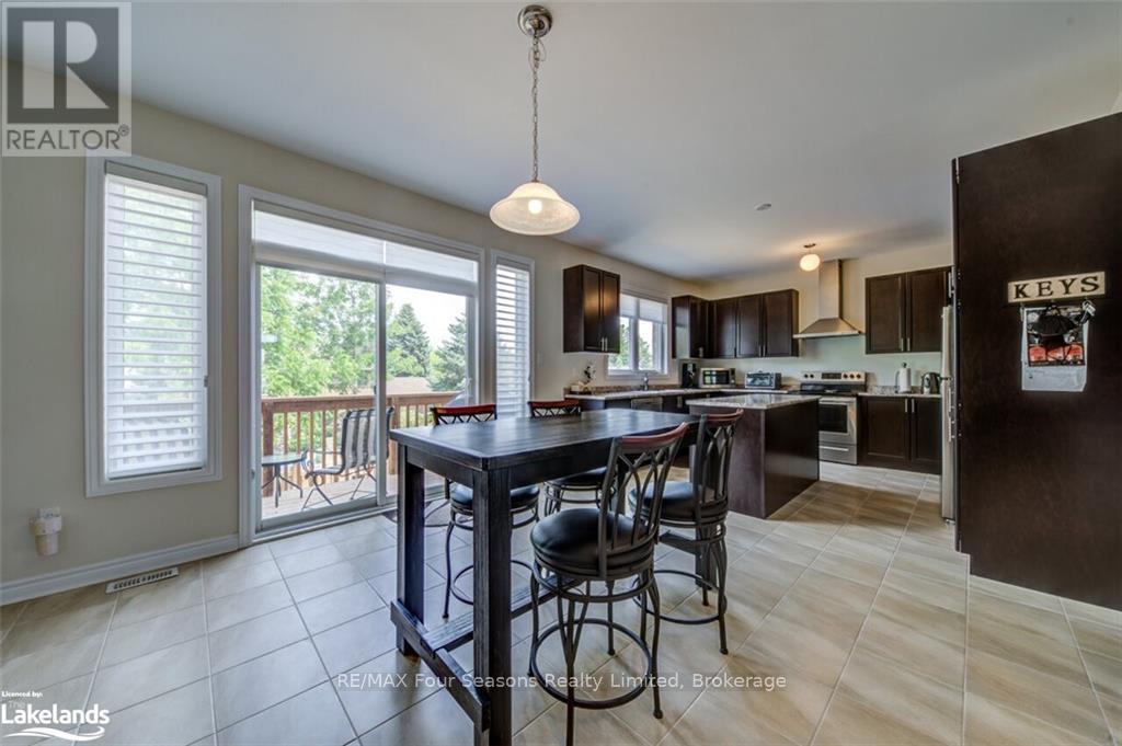 Photo 7 of 45 Mclean Avenue, Collingwood ON