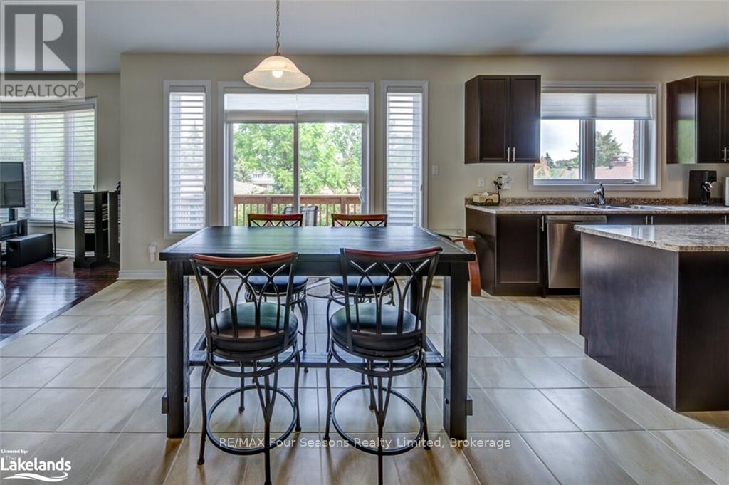 Photo 9 of 45 Mclean Avenue, Collingwood ON