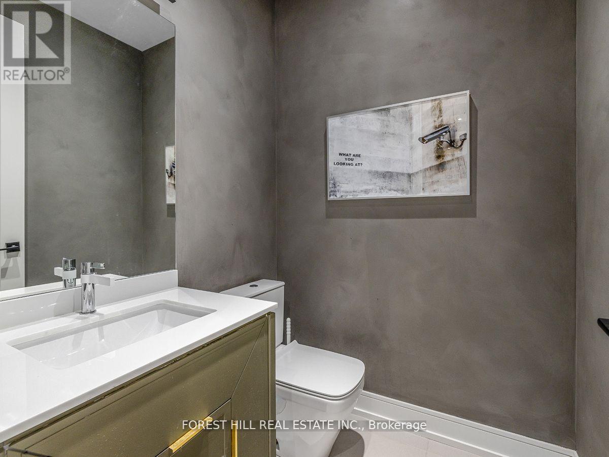 Photo 11 of 534 Rushton Road, Toronto ON