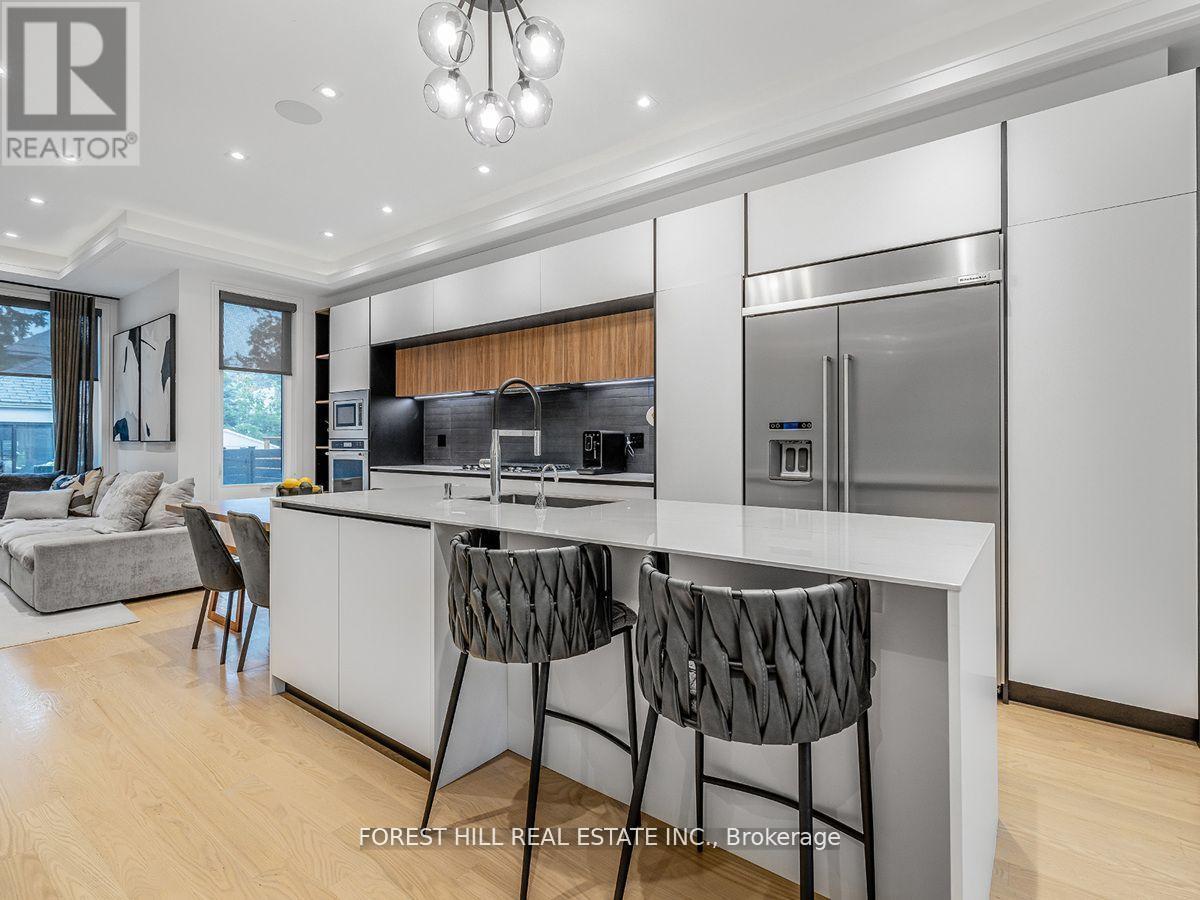 Photo 6 of 534 Rushton Road, Toronto ON