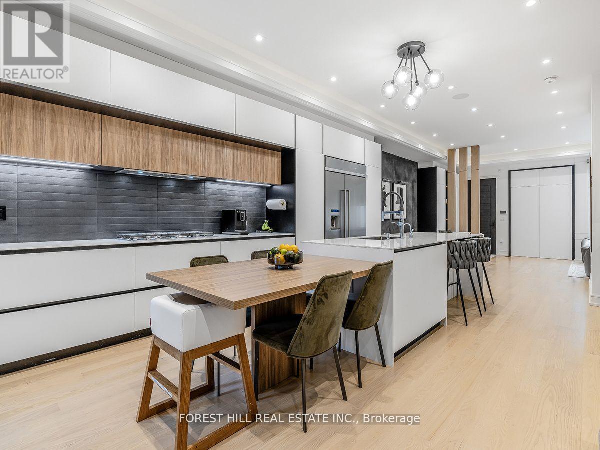 Photo 7 of 534 Rushton Road, Toronto ON