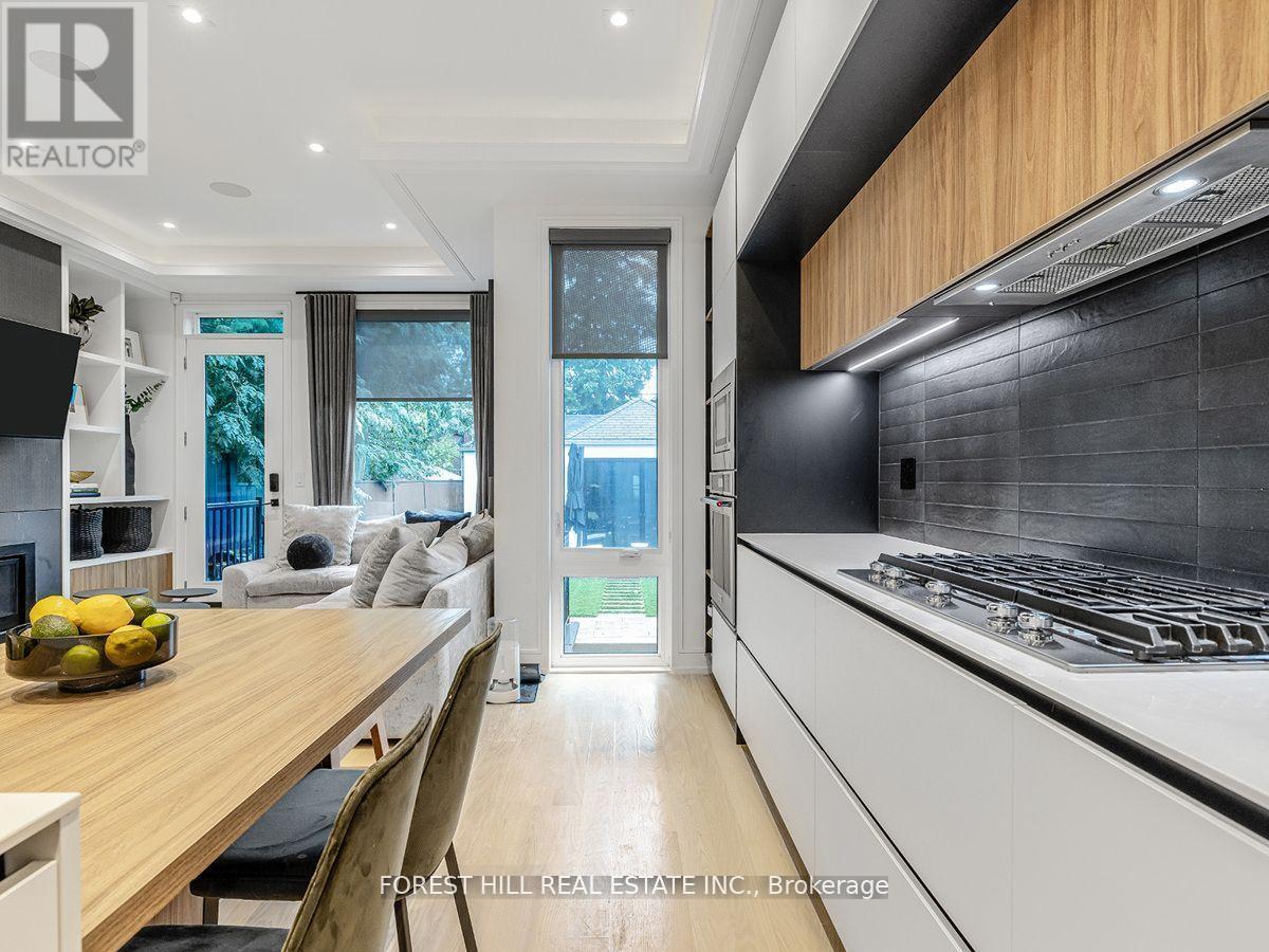 Photo 8 of 534 Rushton Road, Toronto ON