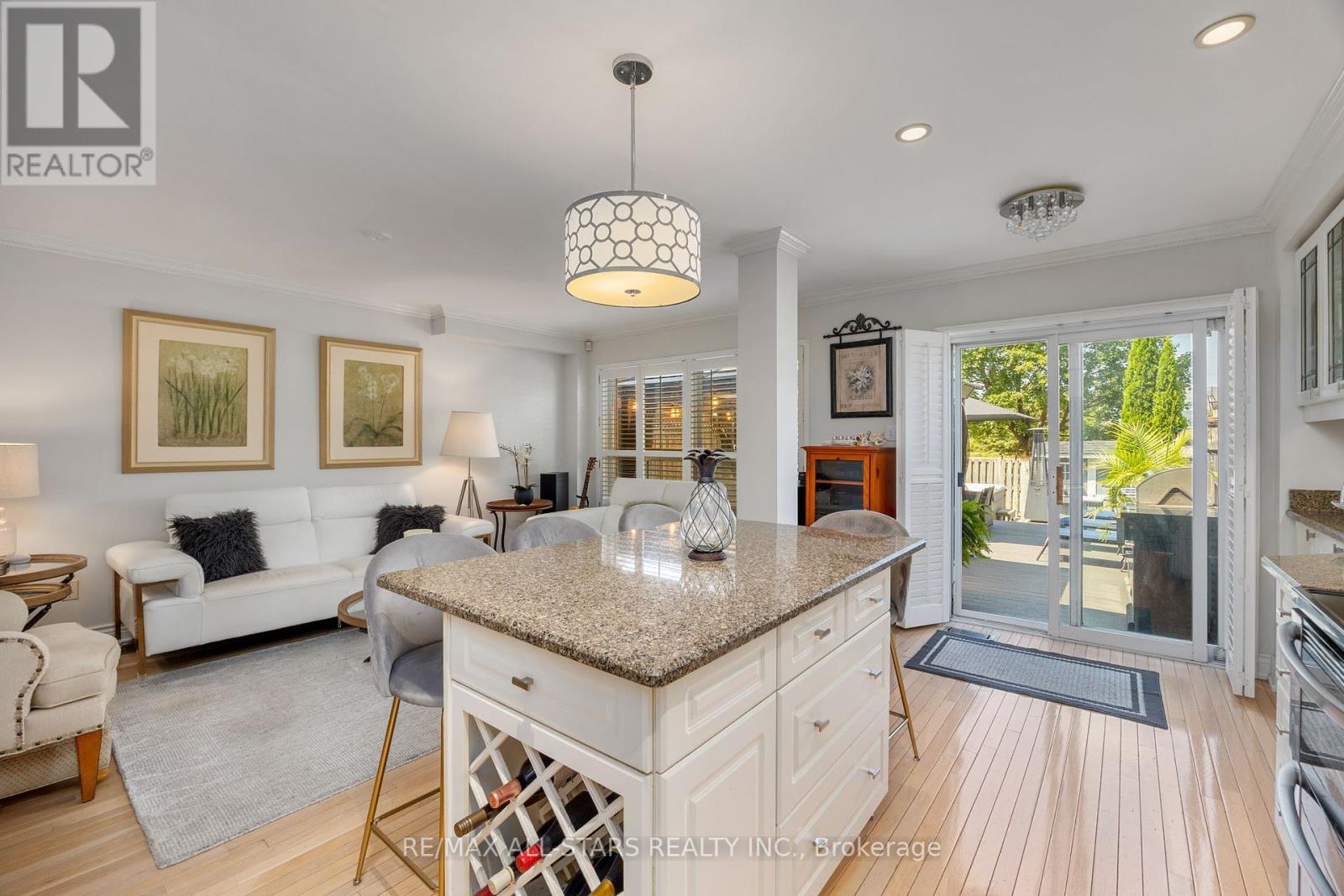 Photo 14 of 10 Sufi Crescent, Toronto ON