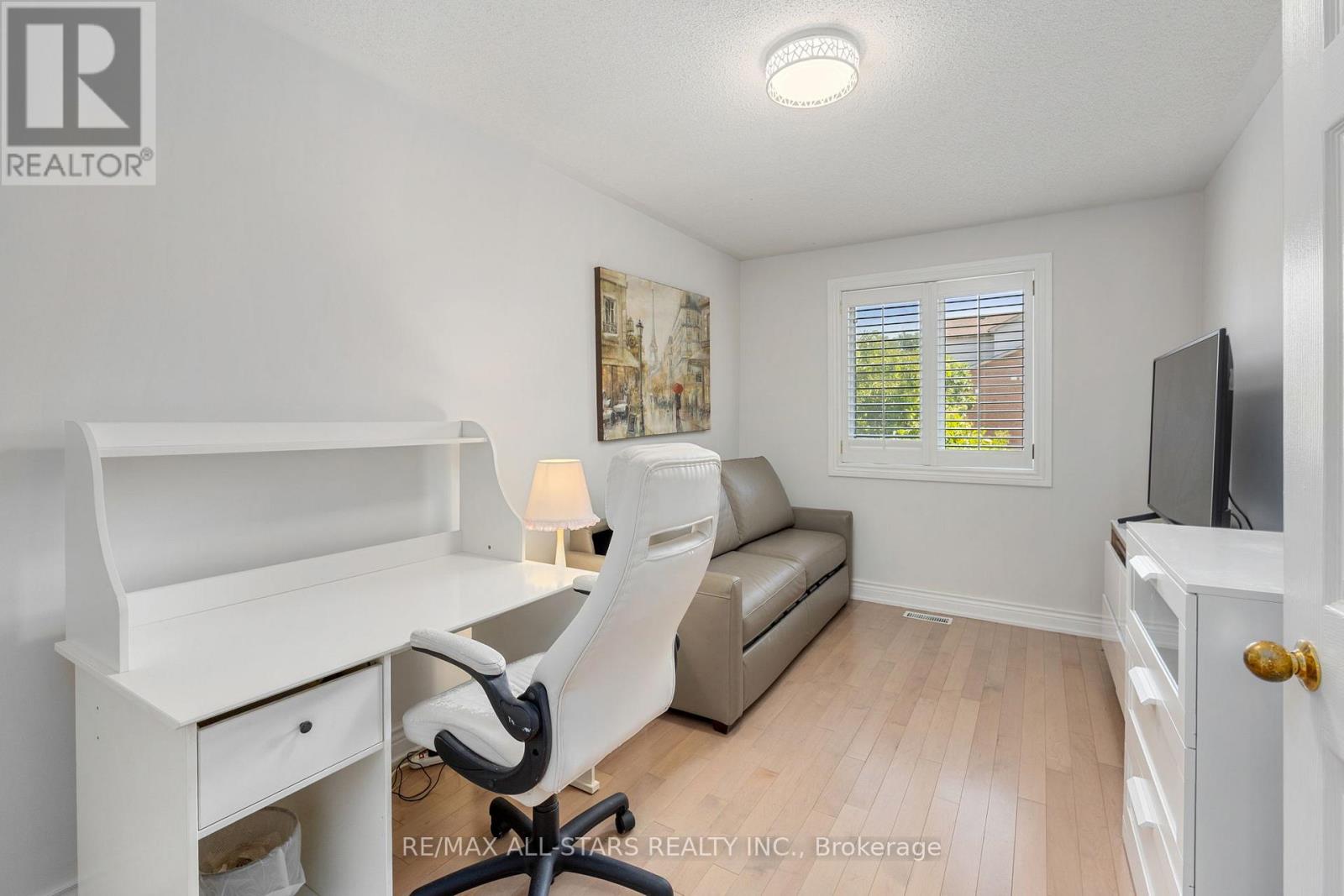 Photo 20 of 10 Sufi Crescent, Toronto ON