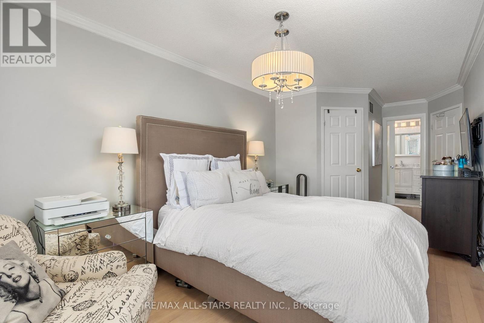 Photo 23 of 10 Sufi Crescent, Toronto ON