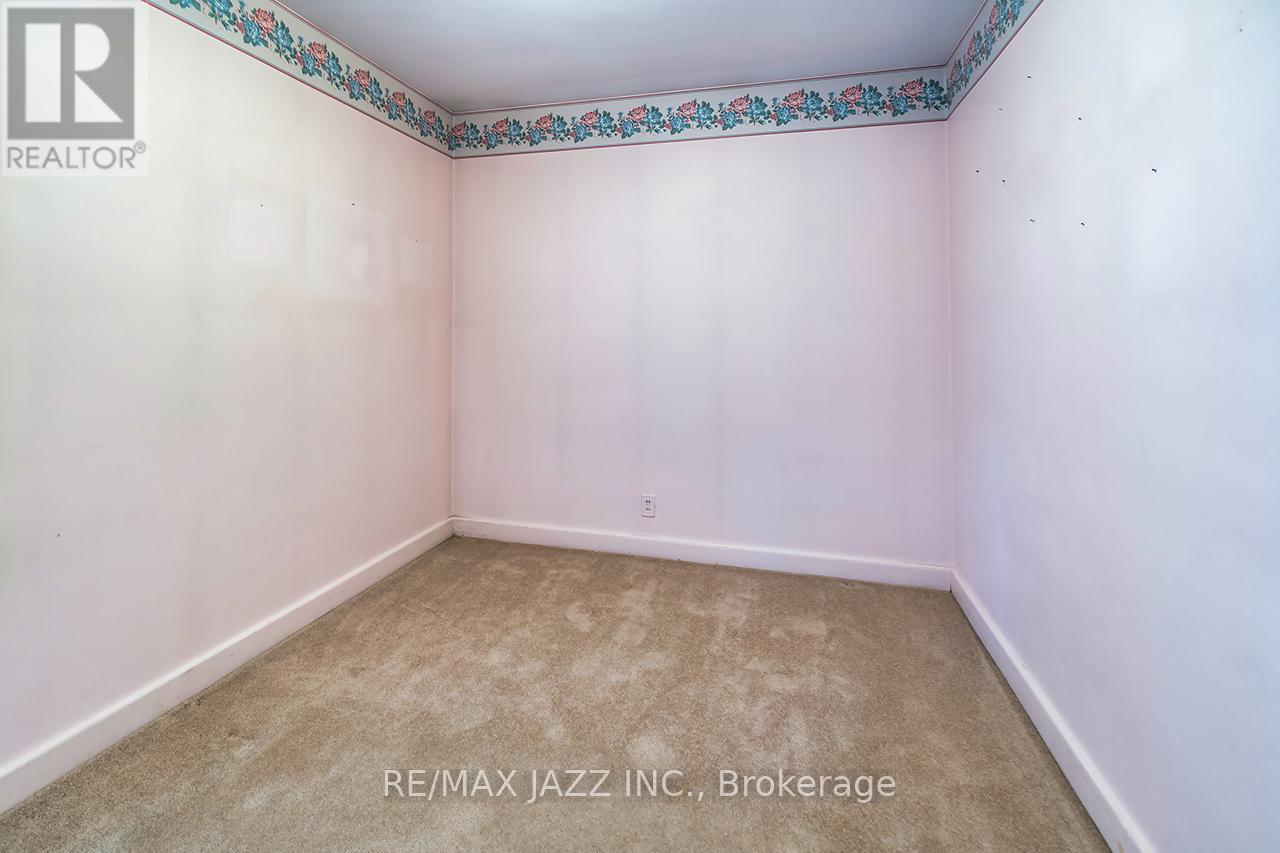 Photo 10 of 114 Fernhill Boulevard, Oshawa ON