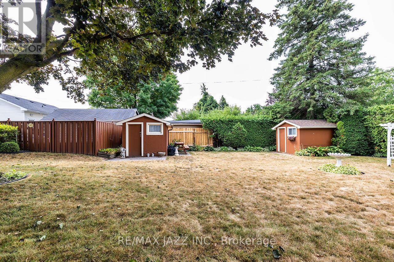 Photo 25 of 114 Fernhill Boulevard, Oshawa ON