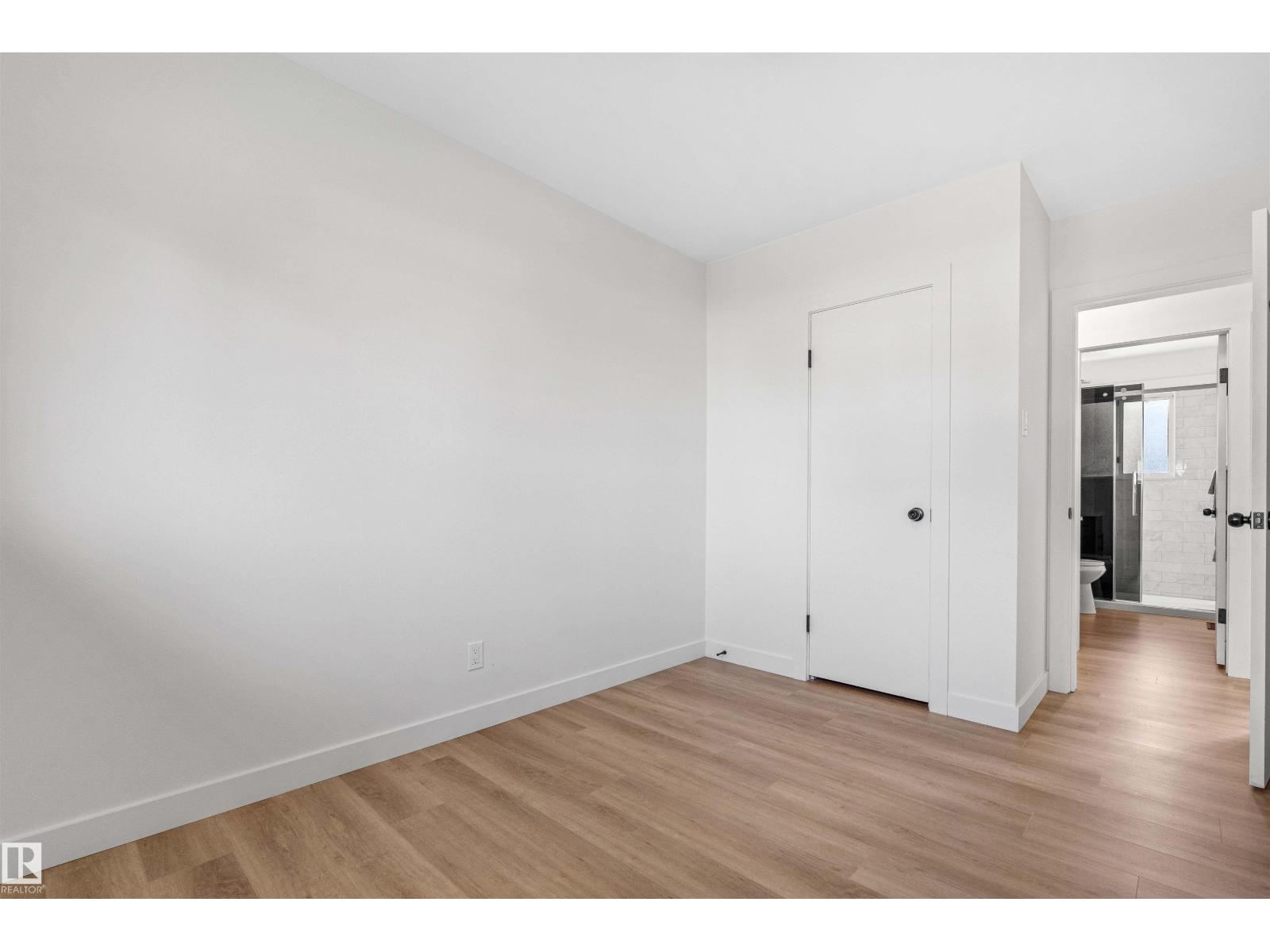 Photo 25 of 9619 52 St Nw, Edmonton AB