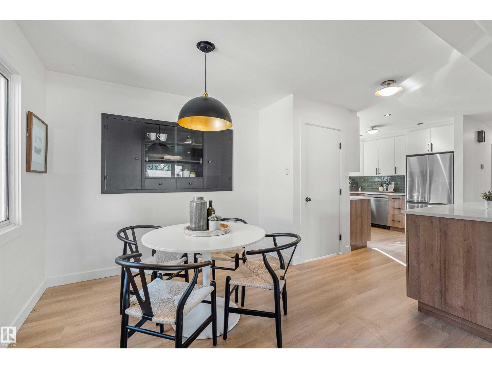 Photo 9 of 9619 52 St Nw, Edmonton AB