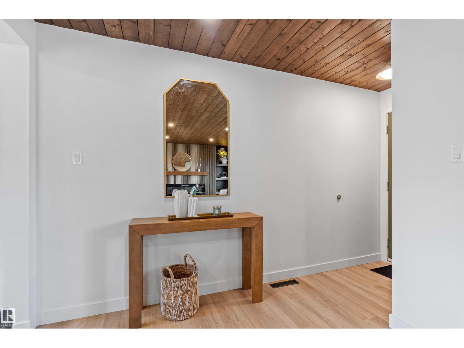 Photo 18 of 9619 52 St Nw, Edmonton AB