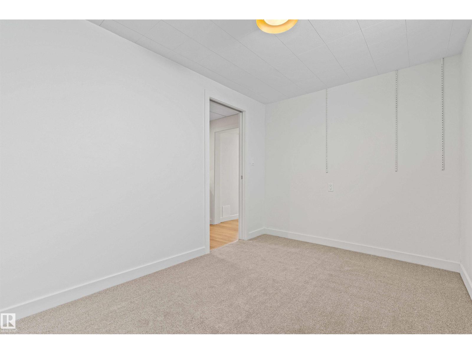 Photo 37 of 9619 52 St Nw, Edmonton AB