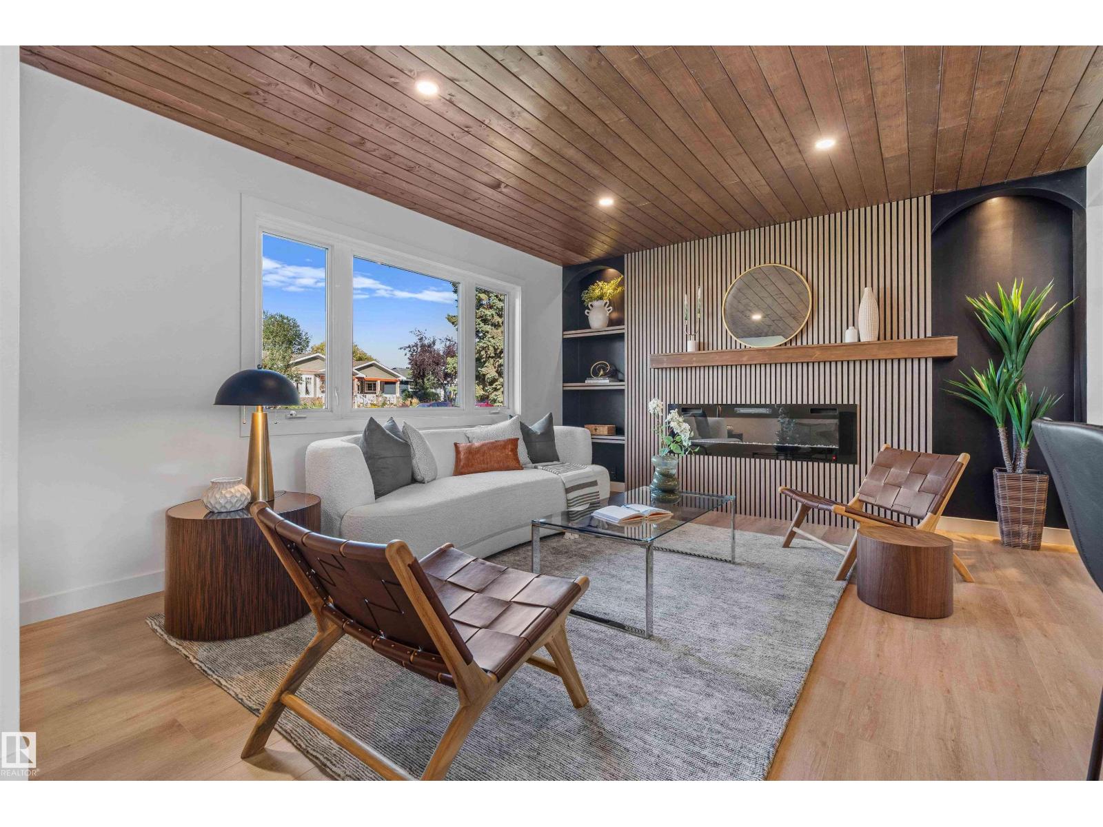 Photo 7 of 9619 52 St Nw, Edmonton AB