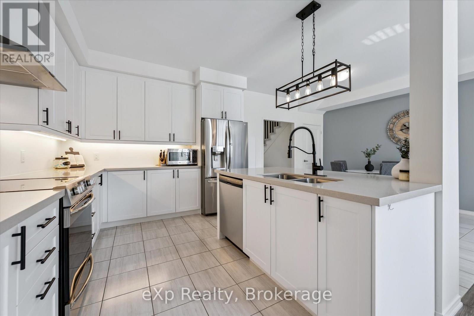 Photo 13 of 45 Elliot Avenue E, Centre Wellington ON