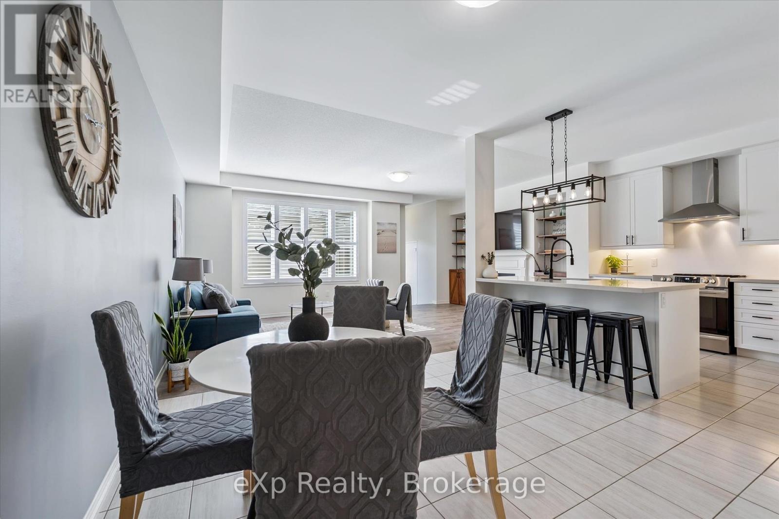 Photo 17 of 45 Elliot Avenue E, Centre Wellington ON