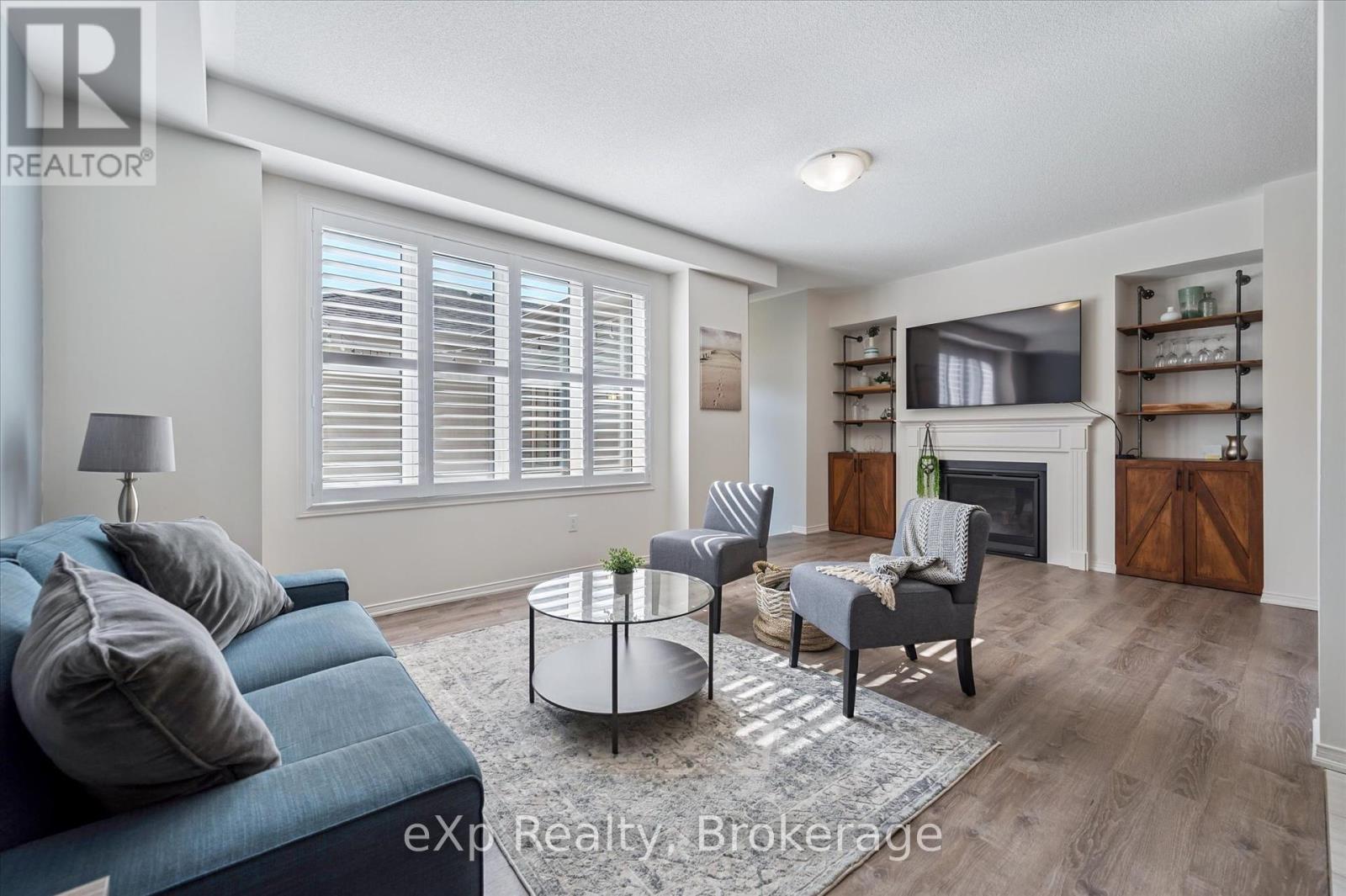 Photo 19 of 45 Elliot Avenue E, Centre Wellington ON