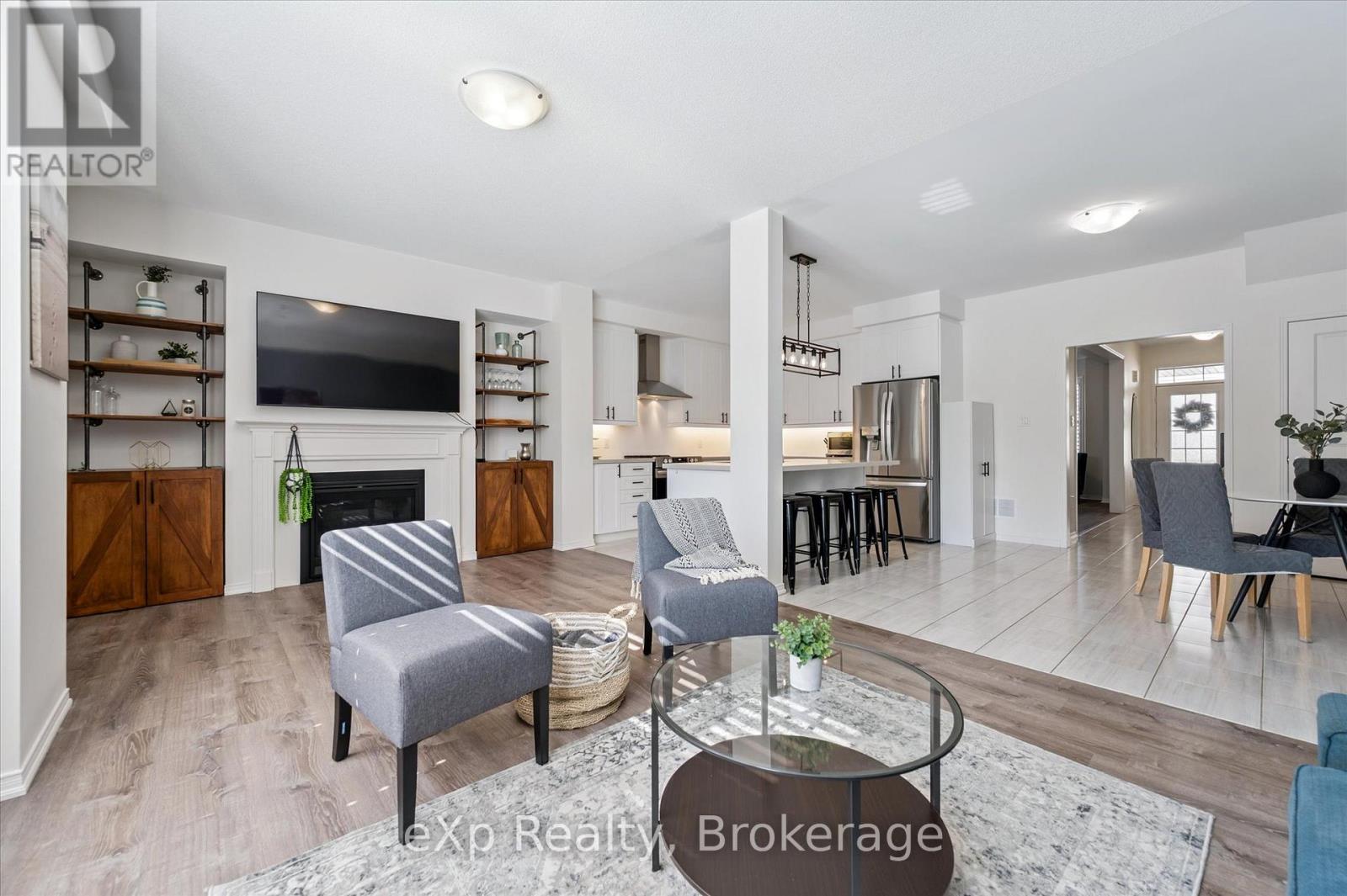Photo 20 of 45 Elliot Avenue E, Centre Wellington ON