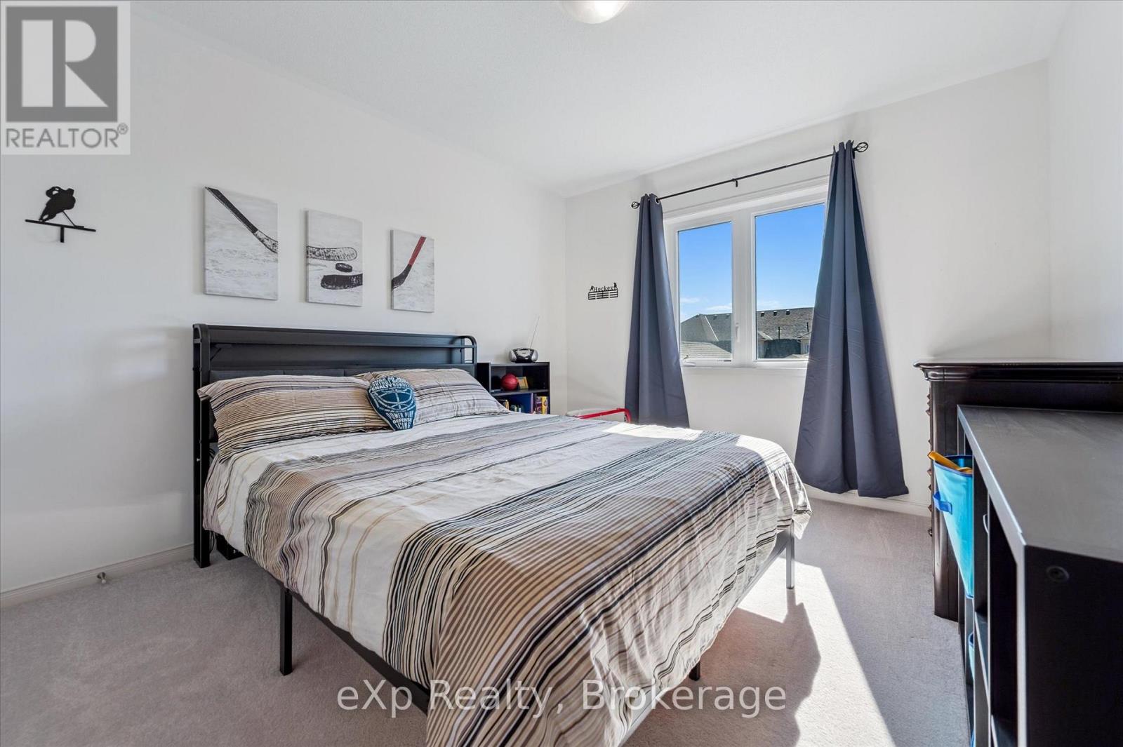 Photo 27 of 45 Elliot Avenue E, Centre Wellington ON