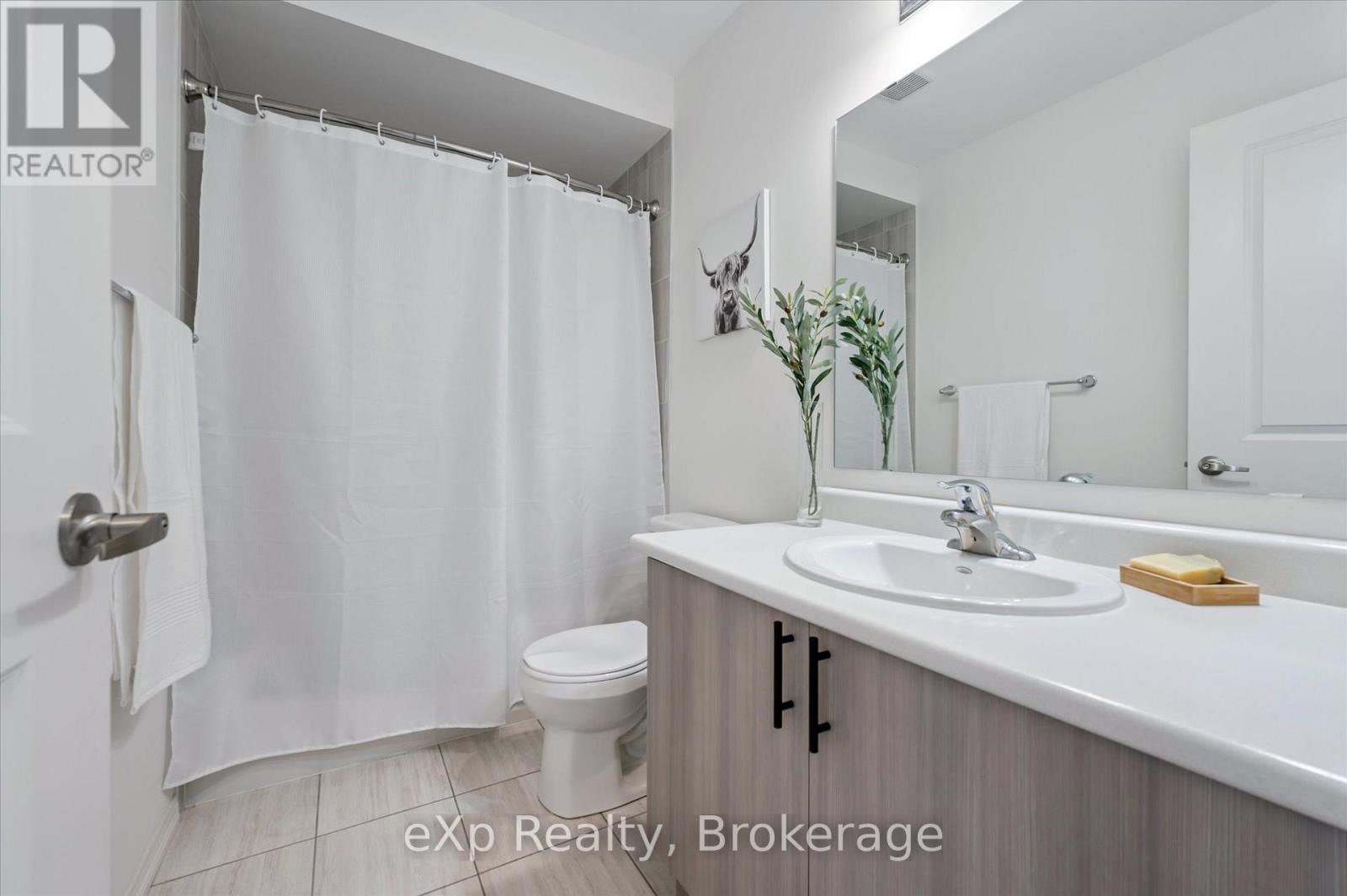 Photo 28 of 45 Elliot Avenue E, Centre Wellington ON