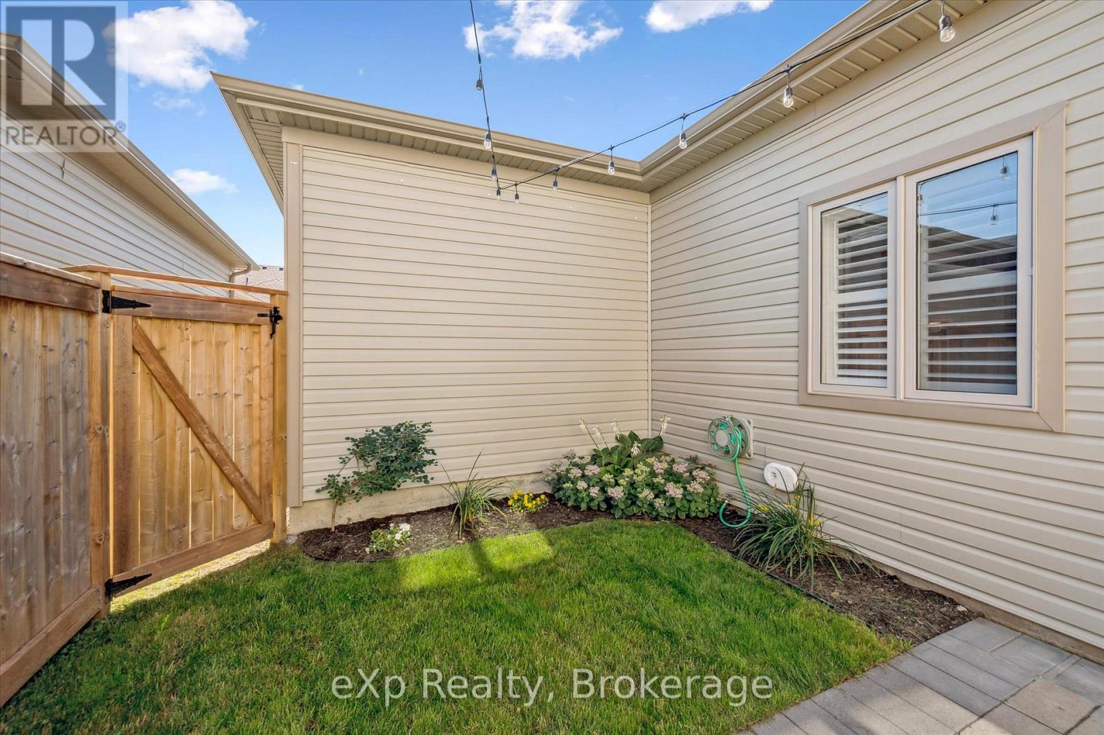 Photo 39 of 45 Elliot Avenue E, Centre Wellington ON