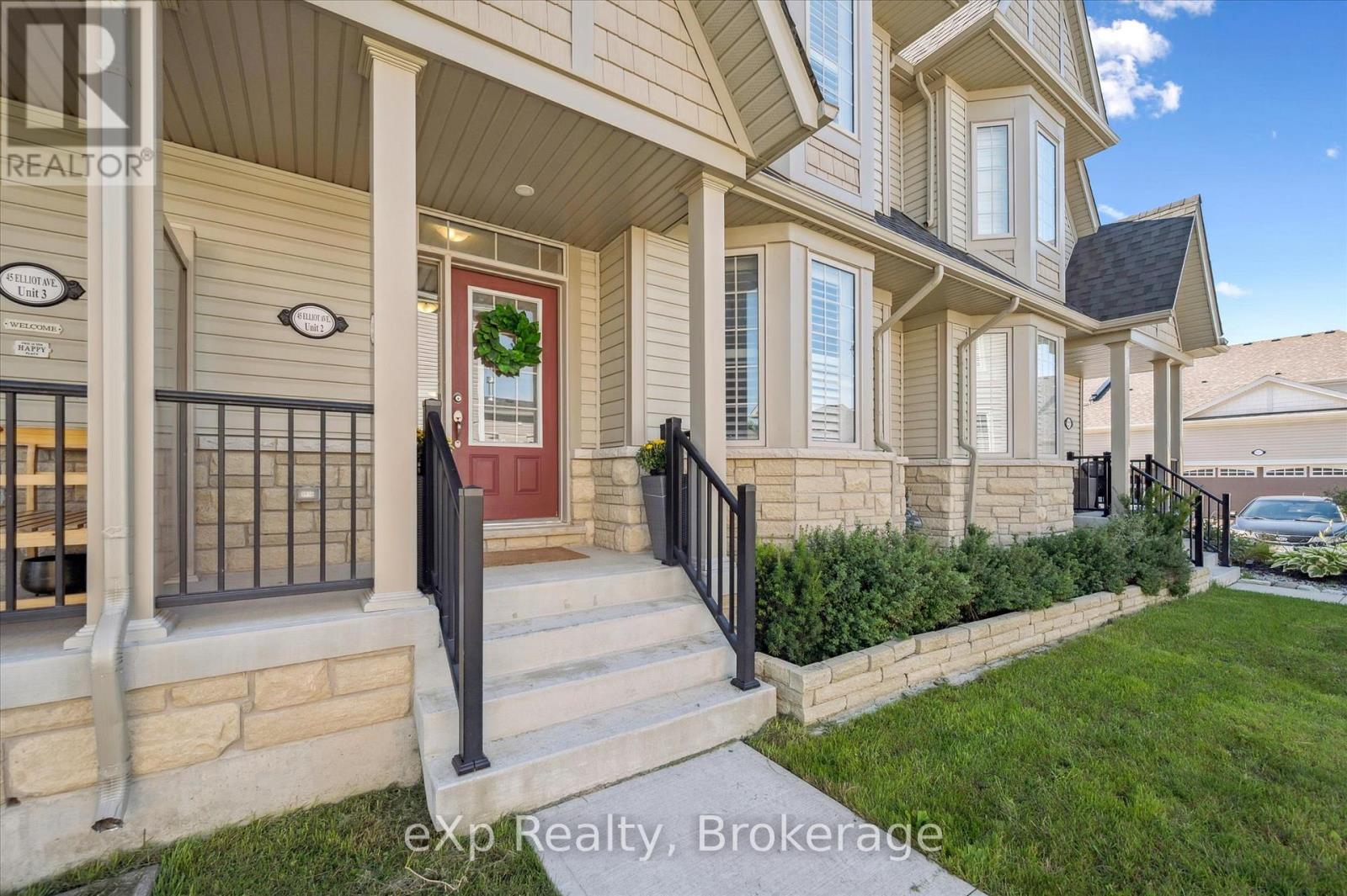 Photo 4 of 45 Elliot Avenue E, Centre Wellington ON