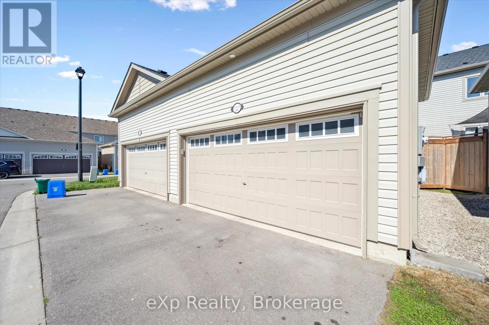 Photo 40 of 45 Elliot Avenue E, Centre Wellington ON