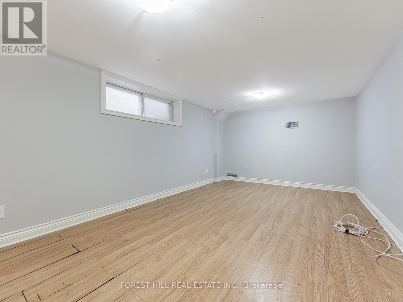 Photo 27 of 2 Esgore Drive, Toronto ON