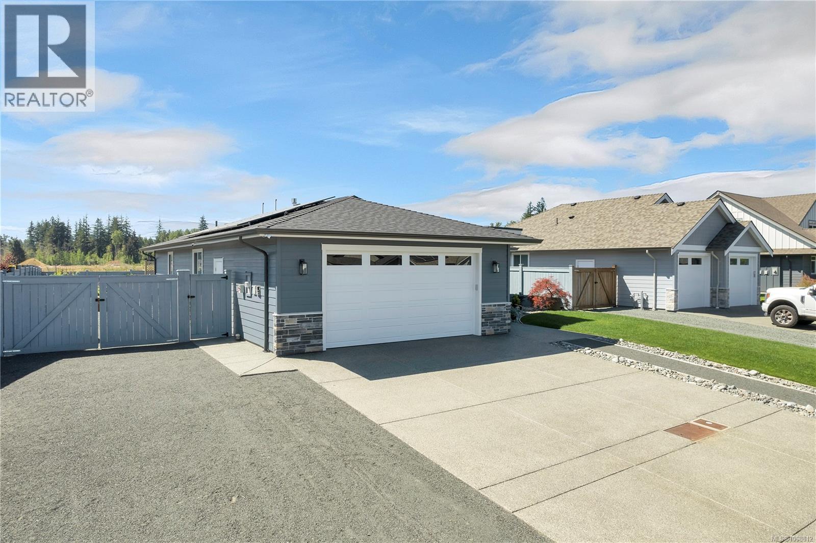 Photo 2 of 2117 Evergreen Rd, Campbell River BC