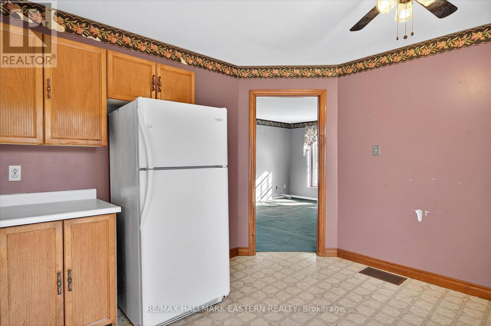 Photo 13 of 1200 Huntington Circle, Peterborough West ON