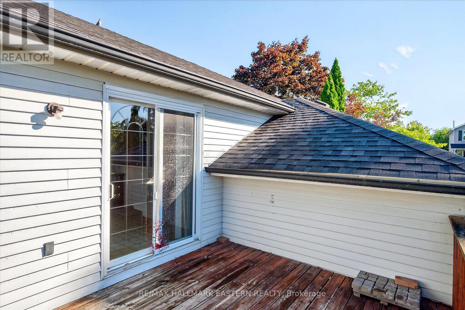 Photo 17 of 1200 Huntington Circle, Peterborough West ON