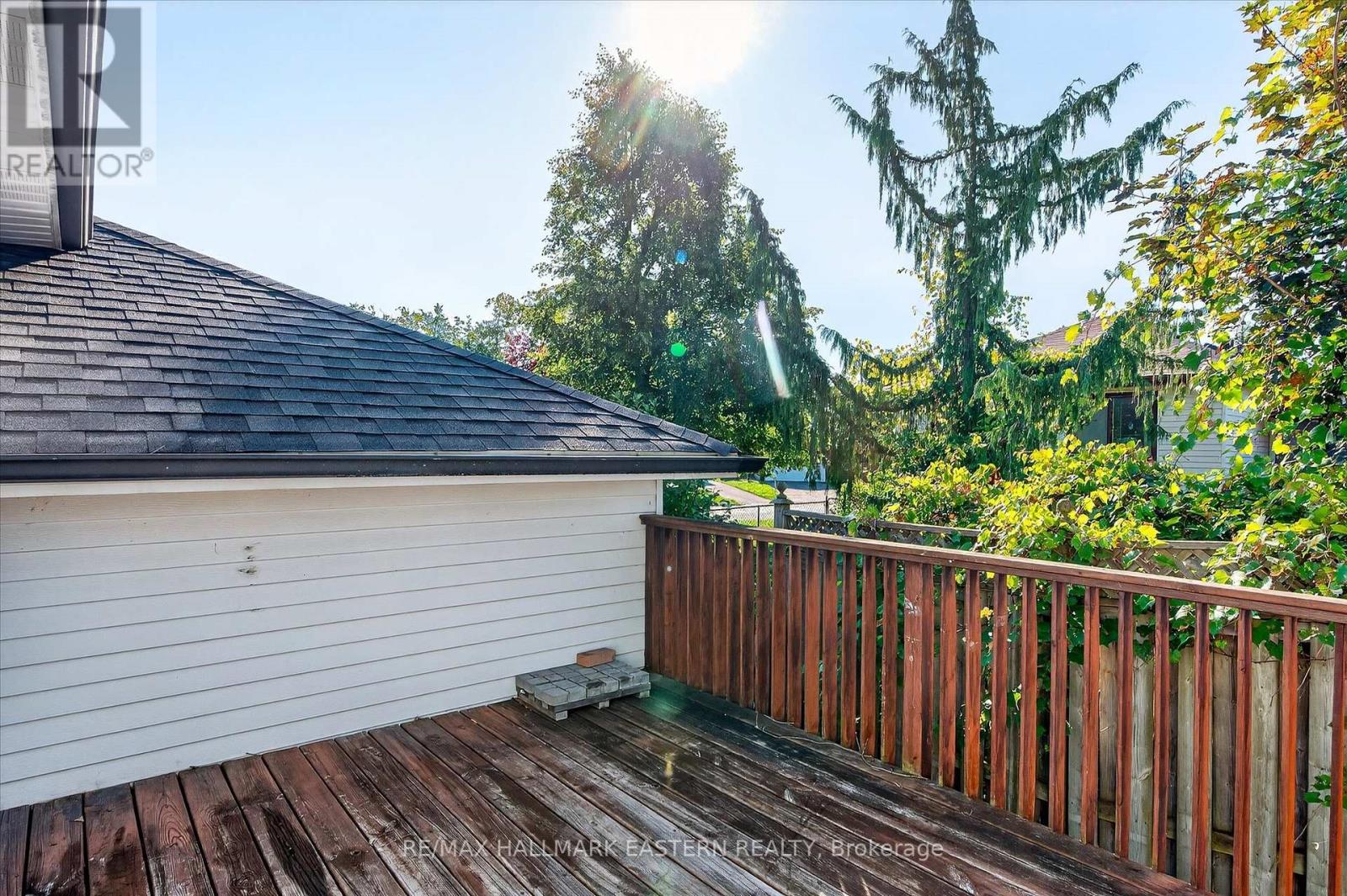 Photo 18 of 1200 Huntington Circle, Peterborough West ON