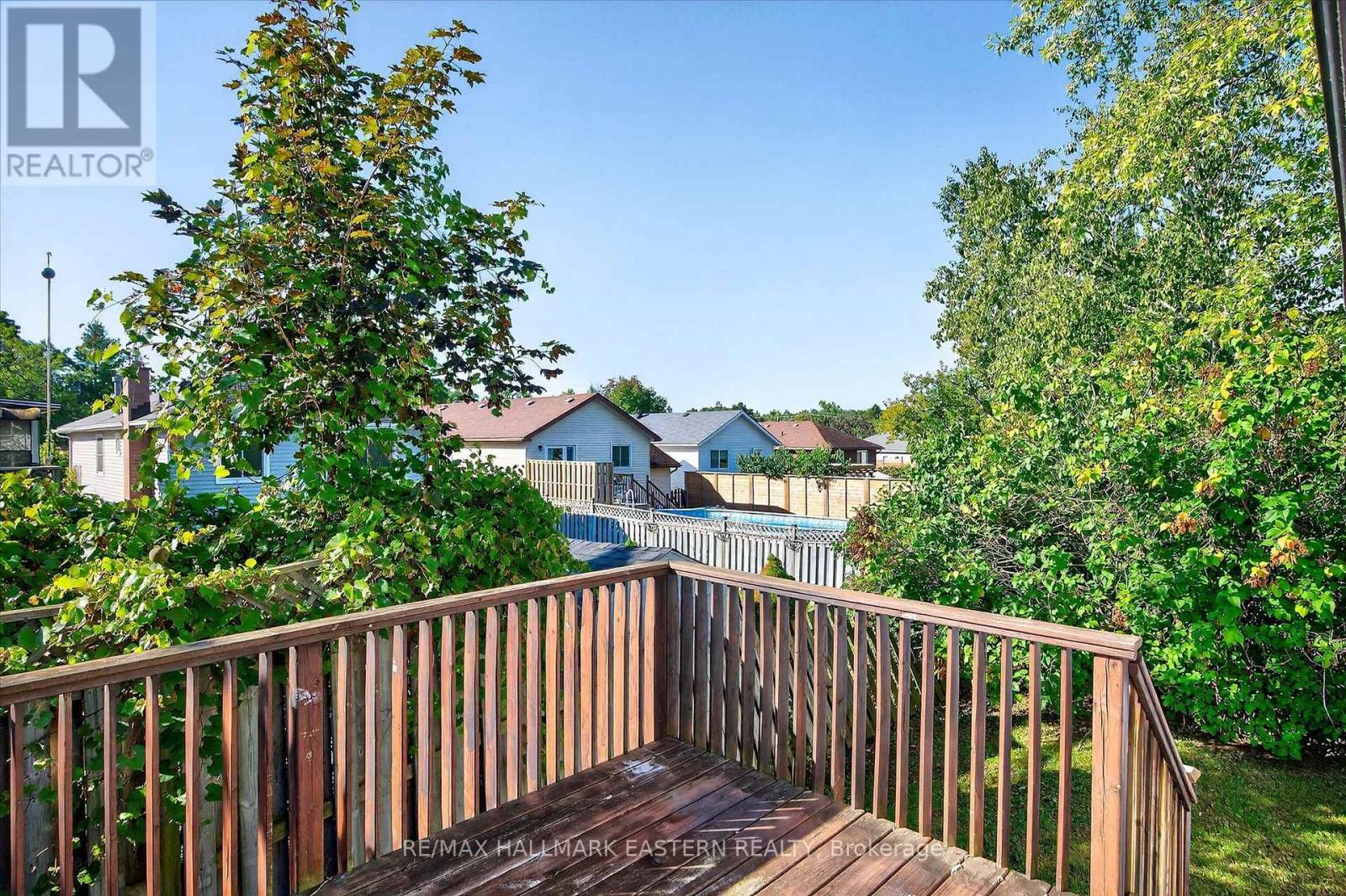 Photo 19 of 1200 Huntington Circle, Peterborough West ON