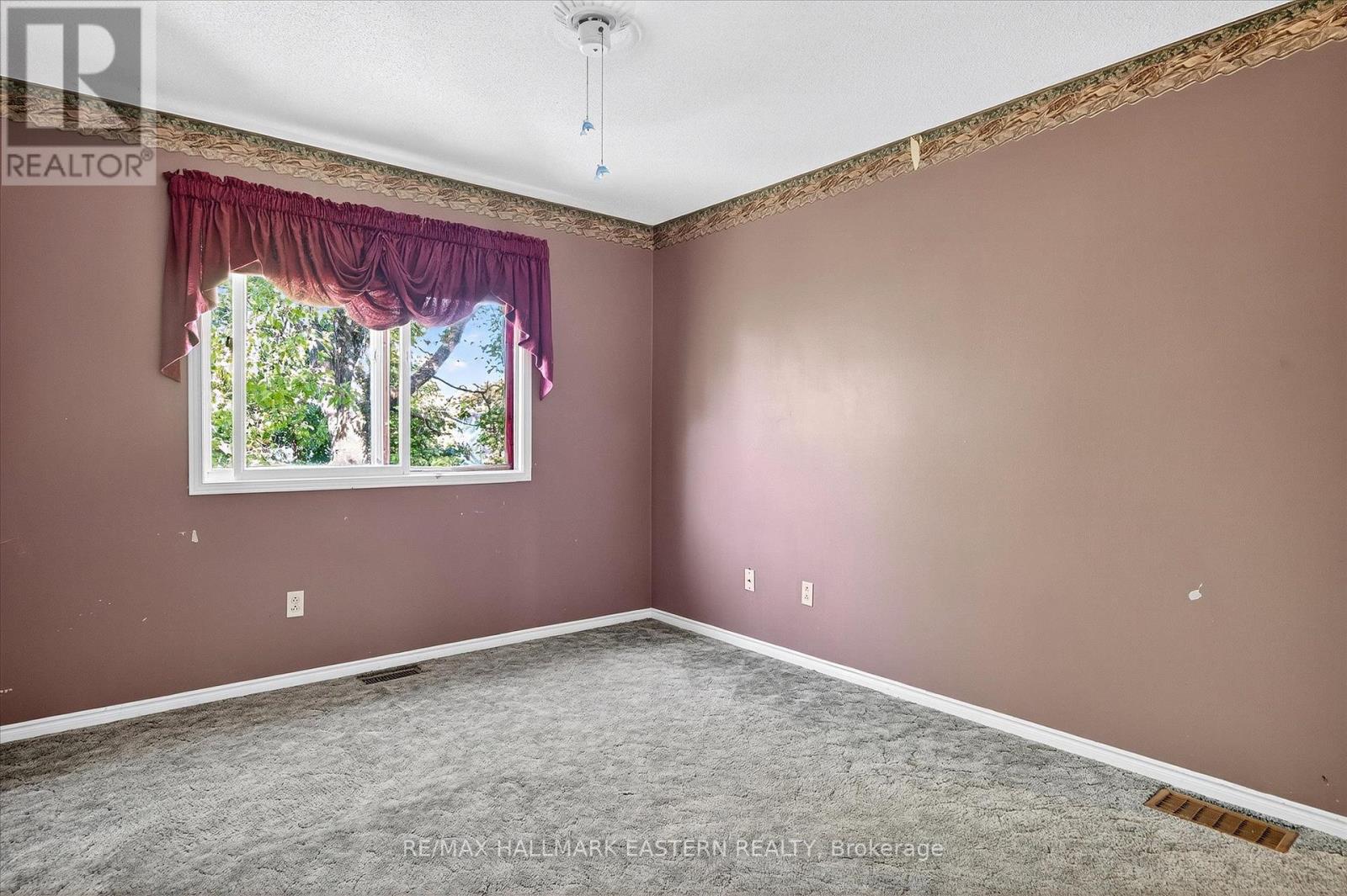Photo 22 of 1200 Huntington Circle, Peterborough West ON