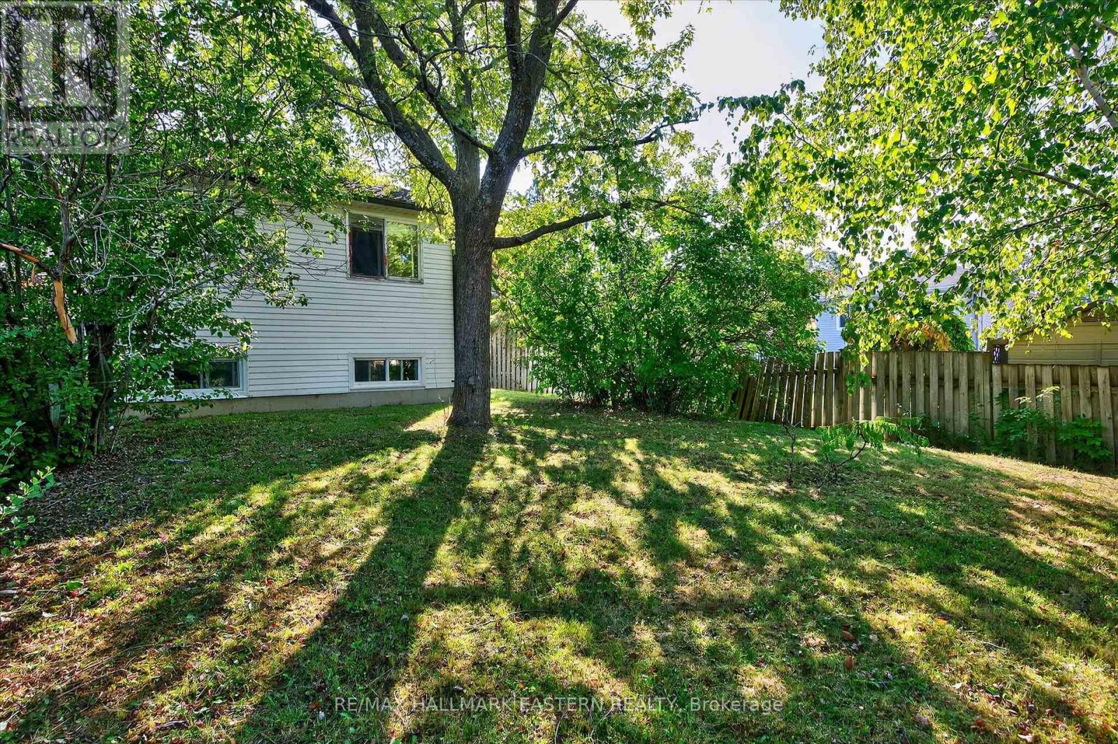 Photo 42 of 1200 Huntington Circle, Peterborough West ON