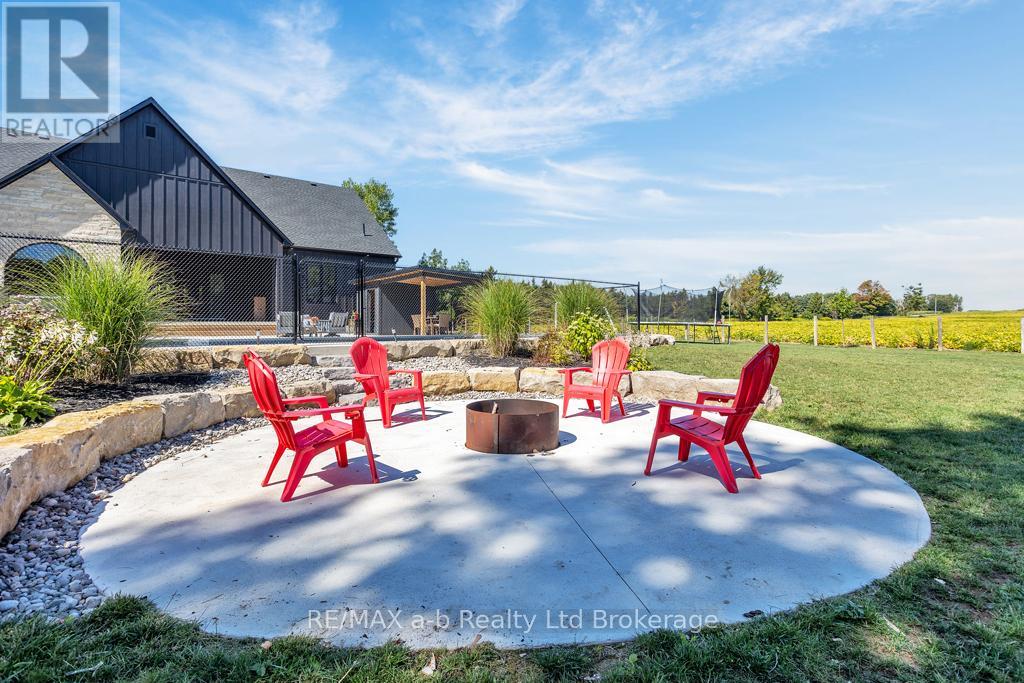 Photo 40 of 592 Carson Side Road, Norfolk ON